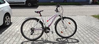Cyklistické dámské trekingové kolo LEADER FOX