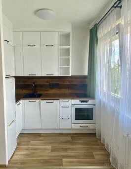 Prodej bytu 1+kk, 25 m2, OV