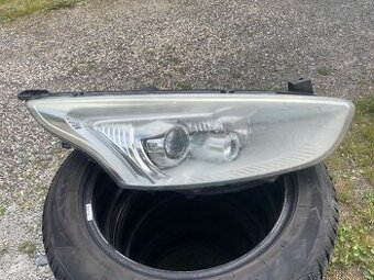 Prodám PP světllomet originál Ford B max