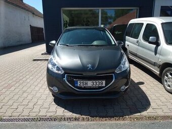 Peugeot 208 1.2 benzín