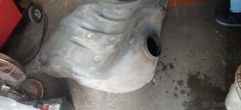 Nádrž a drobné díly Volvo 740-940