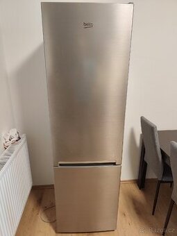 Lednice BEKO – nerezová, kombinovaná, plně funkční 🧊