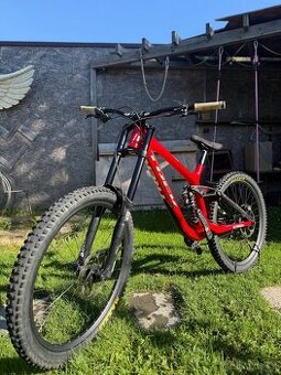Trek E2 session 9.9 vel.M