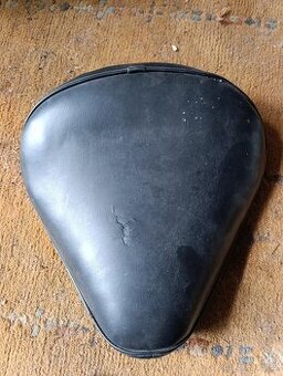 Staré jedno sedlo Harley