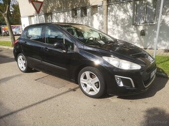 Peugeot 308 1.4i 100tkm CZ Kup Extra zachovalý LED