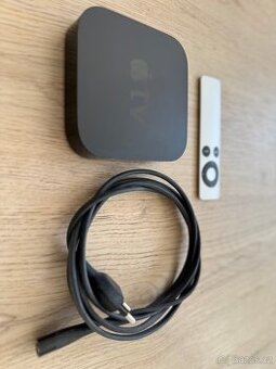 Apple TV (3. generace) – s ovladačem a napájecím kabelem