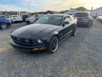 Ford Mustang 4.0 benzínový automat