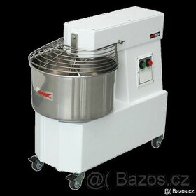 Hnětač těsta jednorychlostní neodnímatelná nádoba 33 l 400 V