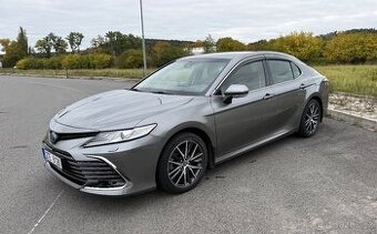 Toyota Camry - 1