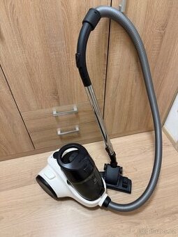 Electrolux vysavač EASE C4