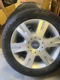 2 x celoroční pneu na discích Ford Galaxy