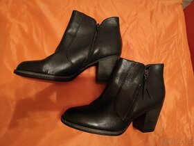 Prodám kožené dámské kotníkové boty č.40