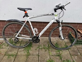 Trekové kolo Merida