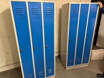 Kovová šatní skříňka do práce