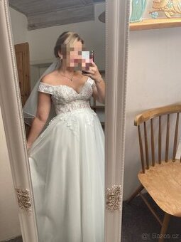Svatební šaty