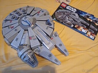 LEGO® Star Wars™  Millennium Falcon