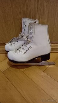 dívčí brusle vel 28
