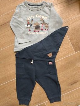Tričko, kalhoty a šátek 74