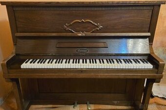 Zachovalé pianino Lorenz – naladěné a v dobrém stavu