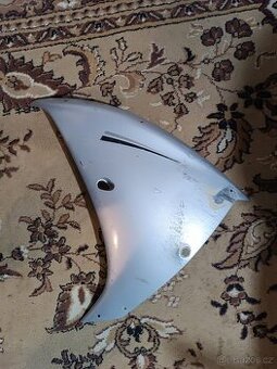 Prodám BOČNÍ KAPOTÁŽ YZF R1 TYP RN22 , ROK 2009 , ODŘENÁ