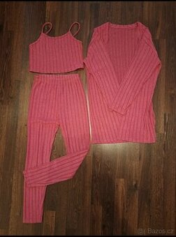 Nový 3-dílný komplet vel. 134/140