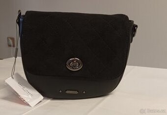 Černá kabelka s prošívanou klopou