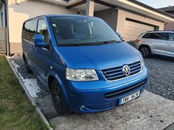 VW Multivan T5 2,5 TDI 128kW s kompletní historií
