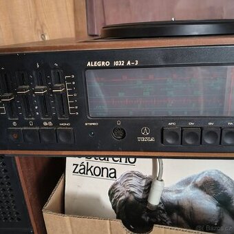 Gramofon Allegro + cca 300 gramofonových desek