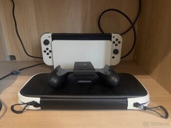 Nintendo Switch OLED + Travel case