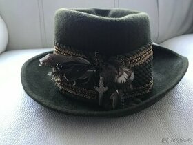 Ručně vyrobený klasický rakouský klobouk
