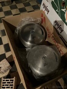Nerezové a platové zásobníky na papír