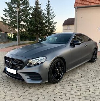 MERCEDES-BENZ E300 AMG PACKET 180KW KUPÉ NA SPLÁTKY
