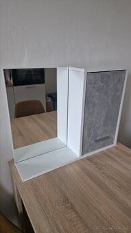 Skříňka se zrcadlem - 1