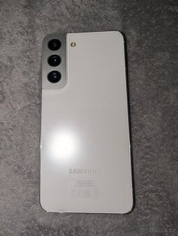 Samsung Galaxy s22 256g bila, 2 roky stary, kryty a skla, vý