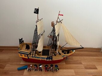 Playmobil Velká loď s piráty - 1