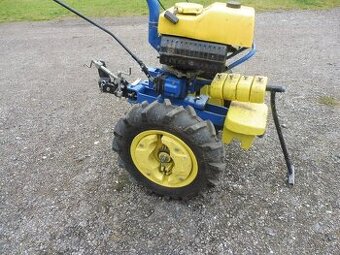 sháním malotraktor agzat nebo vari. nebo vari mulčovač