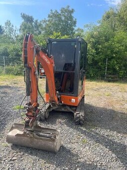 Hitachi ZX19 - 1