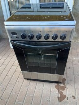 Elektrický sporák Indesit