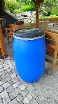 Plastový modrý sud 220l