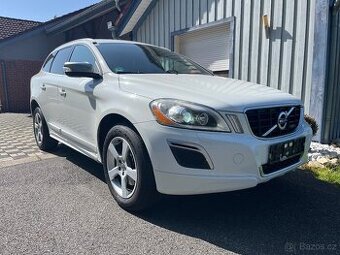 volvo XC60, 4x4, 120kW,R-Design,06/2013, 1.majitel,xenony