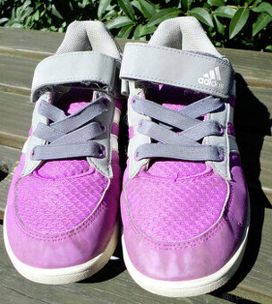 Dětská tréninková obuv Adidas JANBS o vel. 3