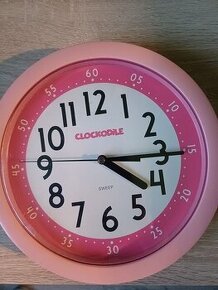 Nástěnné hodiny do dívčího pokojíčku Clocodile