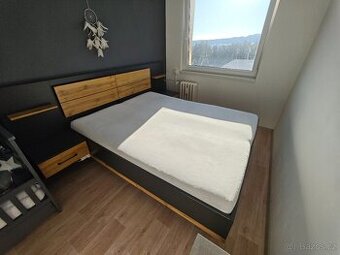 Postel s nočními stolky NEWTON