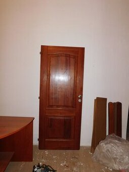 Dveře z masivu z borovice 80ky pravé s obložkou