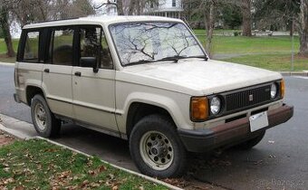 Čelní sklo na Isuzu Trooper r.v. 82-91