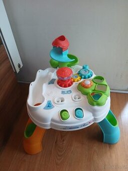 Dětský interaktivní hrací stolek – zvuky a tvary