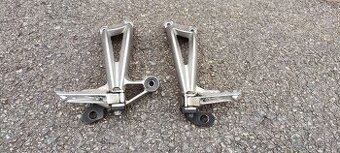 Zadní stupačky na FZ1