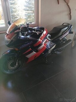 Honda cbr1000f