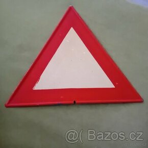 Retro výstražný trojúhelník