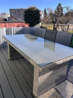 Luxusní velký ratanový stůl 200x101 cm – JAKO NOVÝ